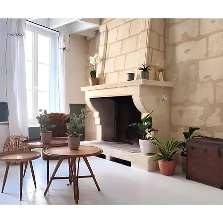Maison Charmeilles - Montagne Saint Emilion بيت ضيافة 3*